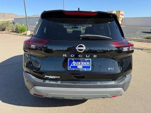 Used 2022 Nissan Rogue SV FWD image 7