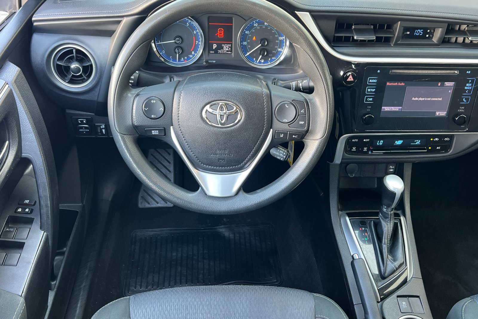 Used 2018 Toyota Corolla LE FWD image 14