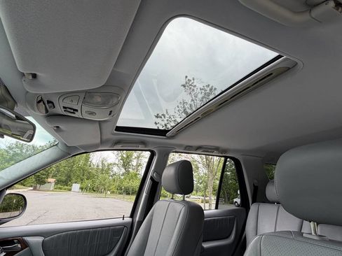 Used 2001 Mercedes-Benz ML 320 4MATIC image 20