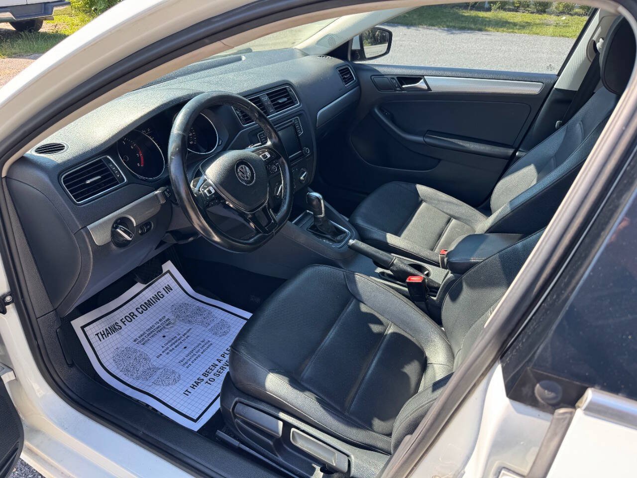 Used 2016 Volkswagen Jetta SE FWD image 9
