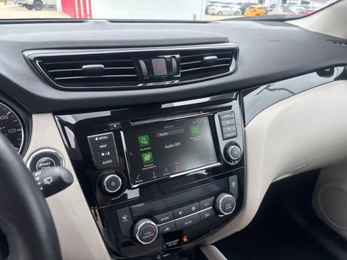 Used 2022 Nissan Rogue Sport SL FWD image 18