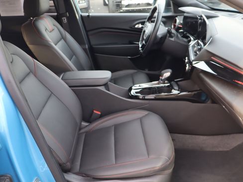 Used 2025 Chevrolet Trax RS w/ Driver Confidence Package image 37