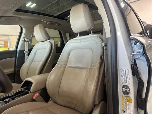 Used 2022 Lincoln Corsair Reserve w/ Equipment Group 201A image 17