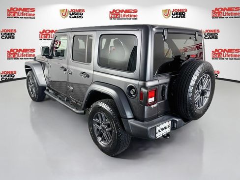 Used 2024 Jeep Wrangler Unlimited Sport AWD/4WD image 2