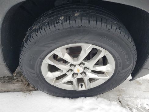 Used 2019 Chevrolet Traverse LT image 3