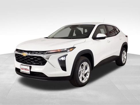 New 2026 Chevrolet Trax LS w/ LS Convenience Package image 3