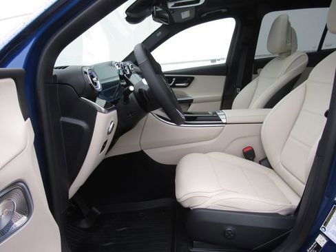 New 2026 Mercedes-Benz GLC 300 4MATIC image 9