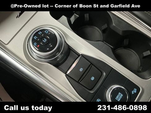 Used 2021 Ford Explorer XLT w/ Equipment Group 202A AWD/4WD image 25