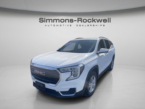 Used 2022 GMC Terrain SLE w/ Driver Convenience Package image 1