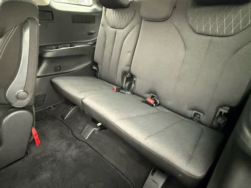 Used 2024 Chrysler Pacifica Touring-L image 13