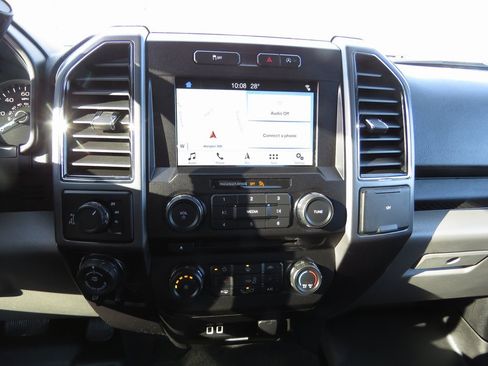 Used 2018 Ford F150 XLT w/ Equipment Group 302A Luxury image 26