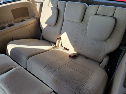Used 2013 Dodge Grand Caravan SXT image 13
