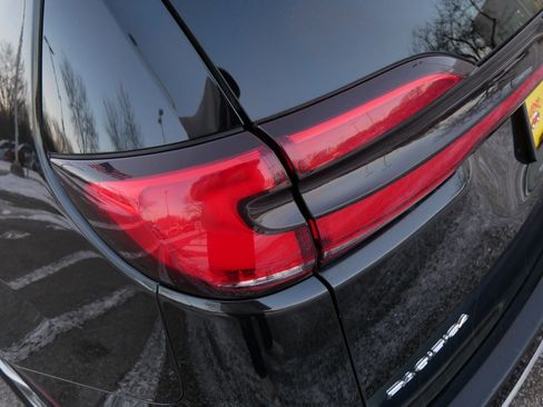 Used 2023 Chrysler Pacifica Limited image 17