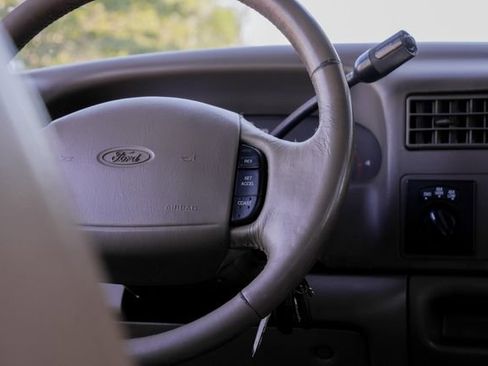 Used 2001 Ford F350 Lariat AWD/4WD image 45