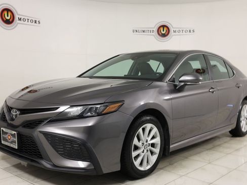 Used 2024 Toyota Camry SE FWD image 5