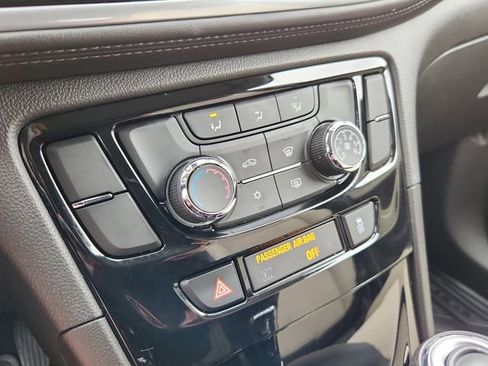 Used 2019 Buick Encore Preferred image 28