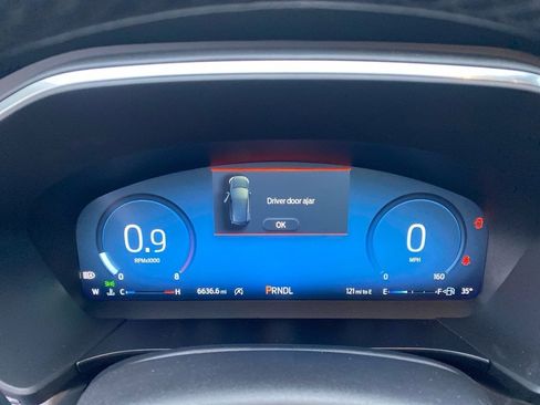 Used 2023 Ford Escape Platinum w/ Premium Technology Package image 19