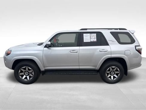 Used 2024 Toyota 4Runner TRD Off-Road Premium AWD/4WD image 2