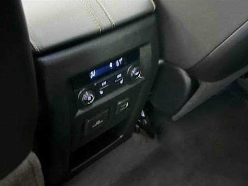 Used 2021 Chevrolet Traverse Premier w/ Redline Edition AWD/4WD image 27