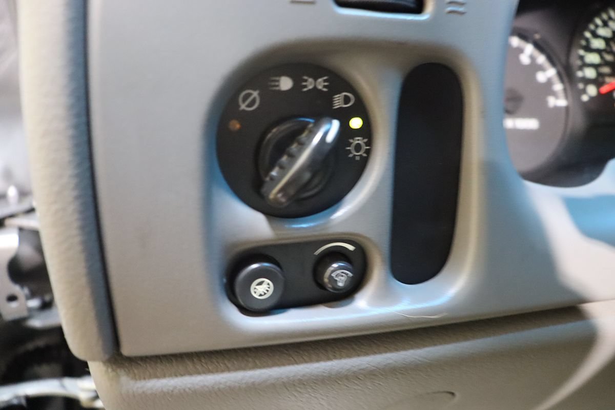 Used 2006 Chevrolet TrailBlazer LS w/ LS Preferred Equipment Group RWD image 23
