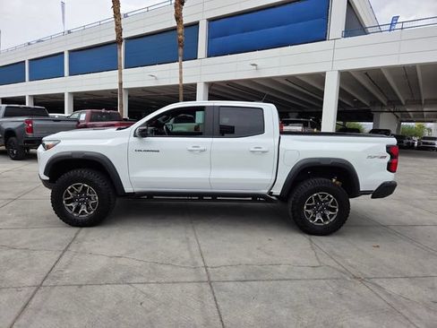 Certified 2025 Chevrolet Colorado ZR2 w/ Technology Package AWD/4WD image 3