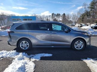 New 2026 Toyota Sienna XLE AWD/4WD video 2