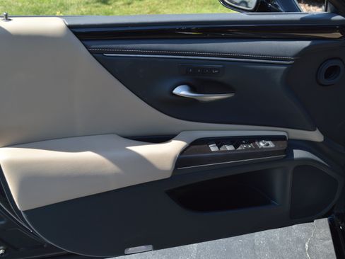 Used 2019 Lexus ES 350 w/ Premium Package FWD image 13