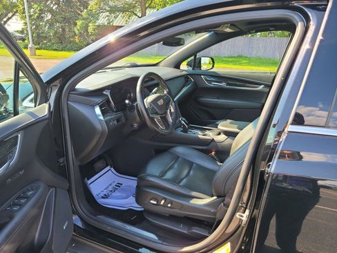 Used 2021 Cadillac XT5 Premium Luxury w/ LPO, Floor Liner Package FWD image 22