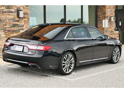 Used 2017 Lincoln Continental Reserve w/ Luxury Package AWD/4WD image 3