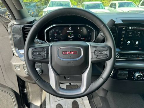 Used 2026 GMC Sierra 1500 SLT AWD/4WD image 5