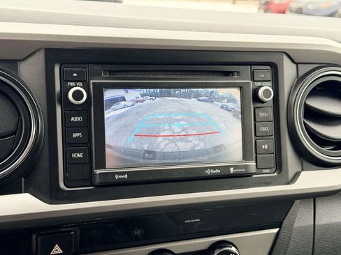 Certified 2018 Toyota Tacoma SR5 image 4