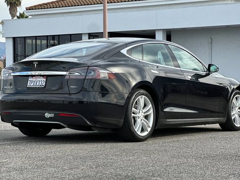 Used 2015 Tesla Model S 70D image 4