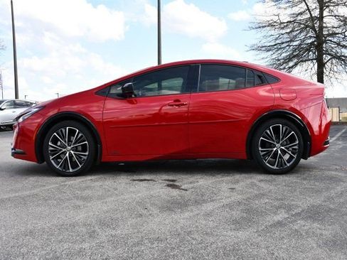 Used 2023 Toyota Prius XLE image 4