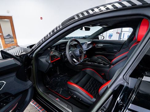 Used 2023 Audi RS e-tron GT image 33