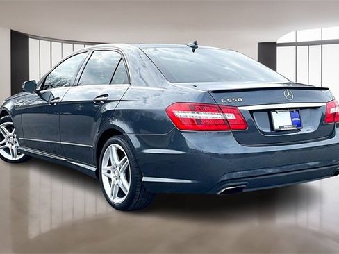 Used 2011 Mercedes-Benz E 550 Sedan image 4