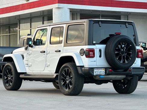 Used 2022 Jeep Wrangler Unlimited Sahara w/ Safety Group image 4