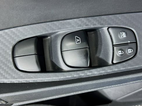 Used 2025 Nissan Sentra SV image 15