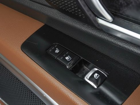 Used 2022 Kia Telluride SX w/ SX Prestige Package image 11