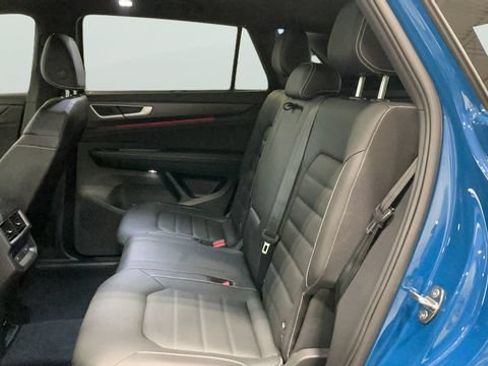 Used 2026 Volkswagen Atlas Cross Sport SEL R-Line w/ MDO Package AWD/4WD image 13