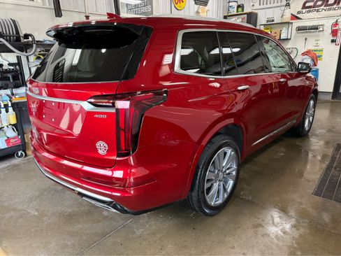 Used 2024 Cadillac XT6 Premium Luxury w/ Technology Package AWD/4WD image 5