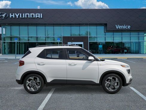 New 2026 Hyundai Venue SEL FWD image 7