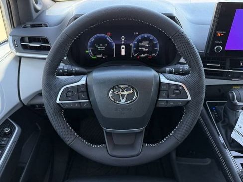 New 2026 Toyota Sienna XSE image 13