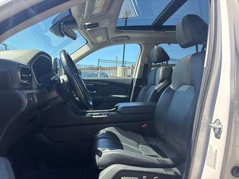 Used 2023 Honda Pilot Touring image 14