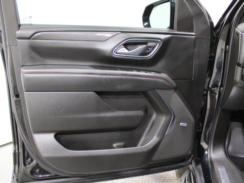 Used 2022 Chevrolet Suburban RST w/ Luxury Package image 6