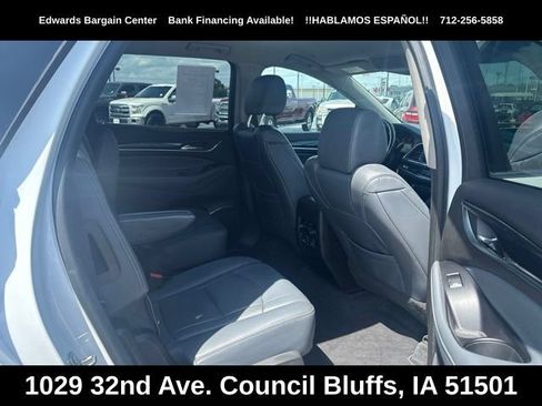Used 2019 Buick Enclave Essence AWD/4WD image 9