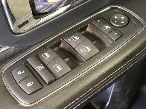 Used 2014 RAM 1500 Laramie w/ Convenience Group RWD image 27