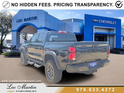 Used 2025 Chevrolet Colorado ZR2 w/ Technology Package AWD/4WD image 4