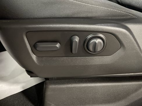 Used 2021 Chevrolet Silverado 1500 LT Trail Boss w/ Bed Protection Package image 12