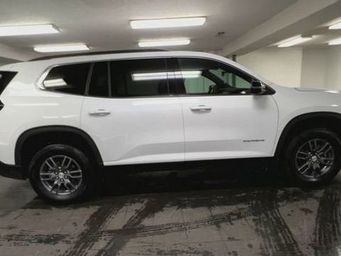 Certified 2025 GMC Acadia Elevation image 9