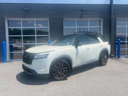 Used 2023 Nissan Pathfinder SL w/ SL Premium Package